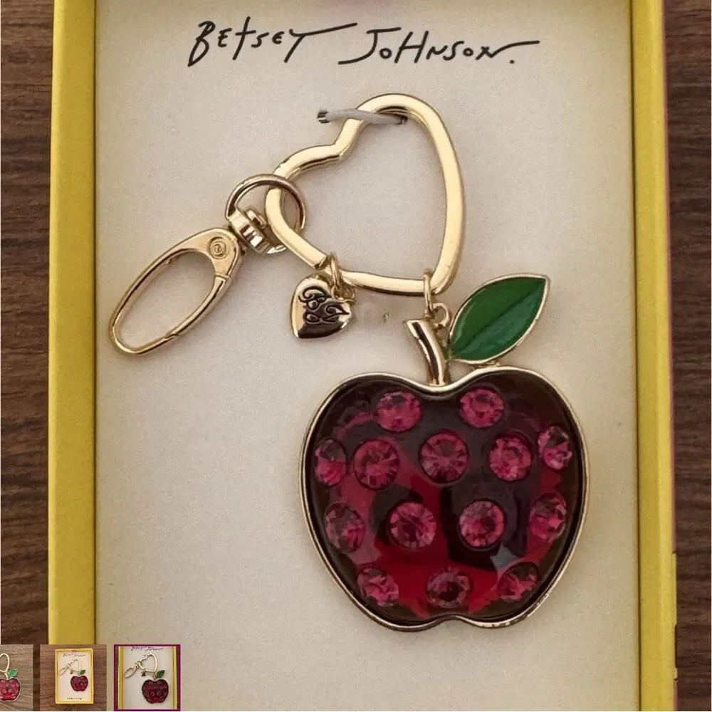 🍎 NEW Betsey Johnson Red Jeweled Apple Keychain 🍎